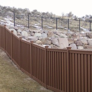 Low Maintenance Fence - Saddle
