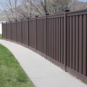 Composite Fence - Woodland Brown