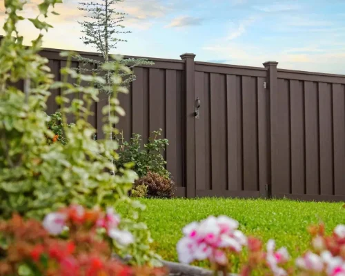 Woodland Brown Seclusions Vertical Fence with Gate